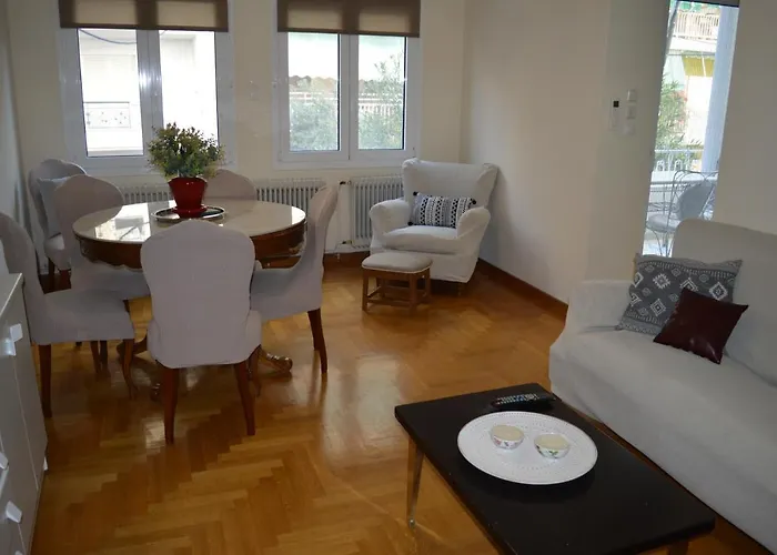 Classy Apt. Sokratous